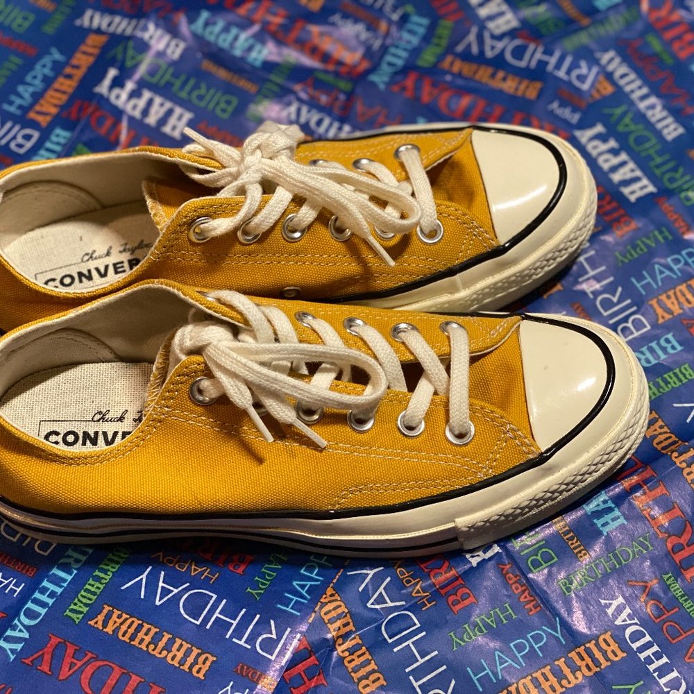 CONVERSE SIZE WOMEN 7!!! Yellow Chuck 70 OX Low Sneakers